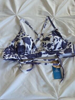 Cupshe White and Navy Floral Ring-Back Bikini Top